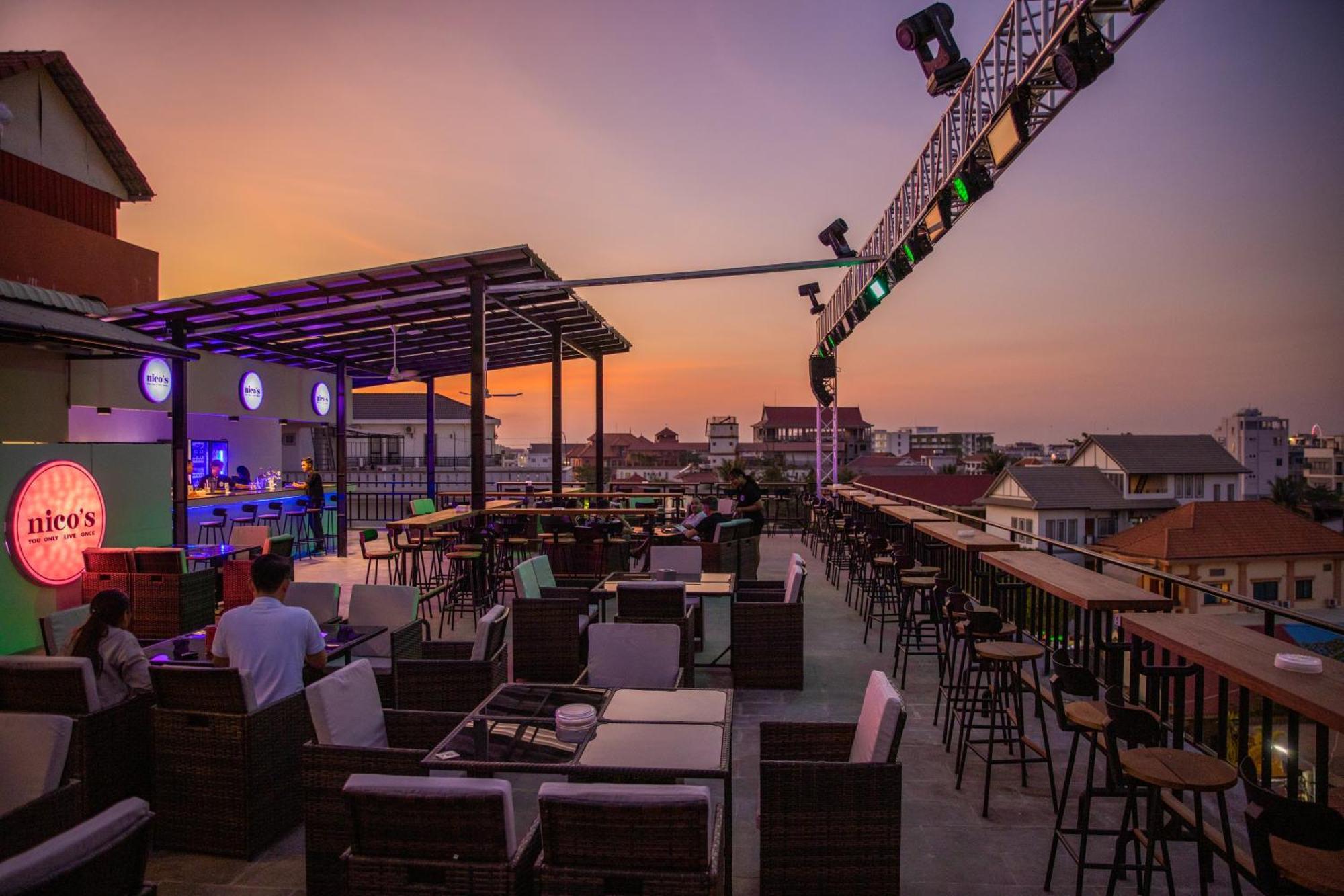Nico'S Hotel And Skybar 暹粒 外观 照片